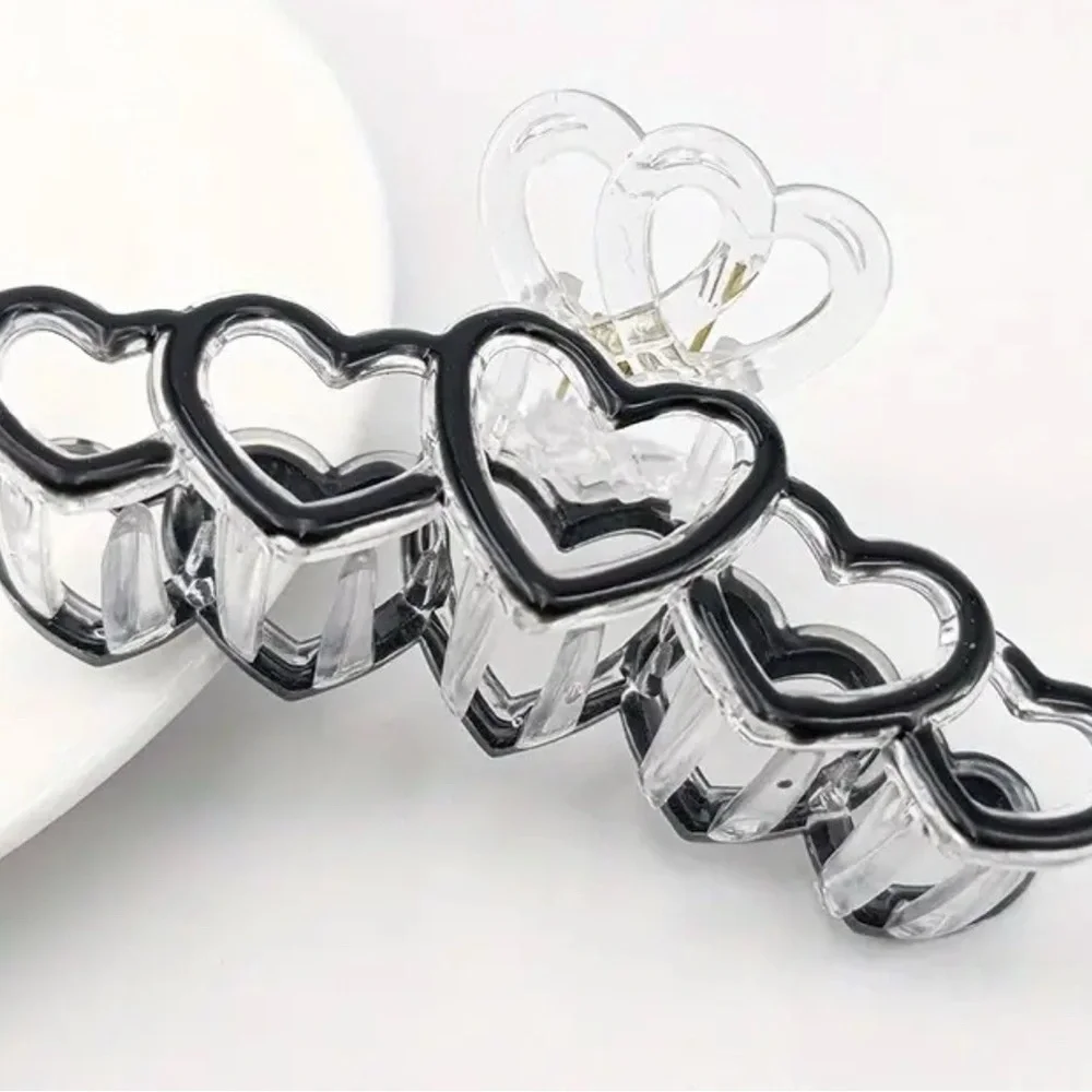 Heart-Shaped Hair Clips Set in Black and Blue